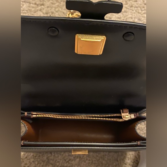 **SOLD** TORY BURCH Small Eleanor Bag - Picture 3 of 4